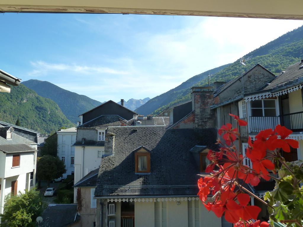 Hotel Des Lilas Bagnères-de-Luchon Δωμάτιο φωτογραφία